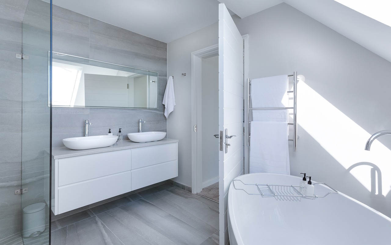 baño-moderno-minimalista-blanco